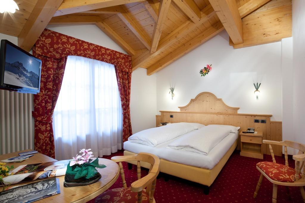 Hotel Garni Laura Arabba Δωμάτιο φωτογραφία