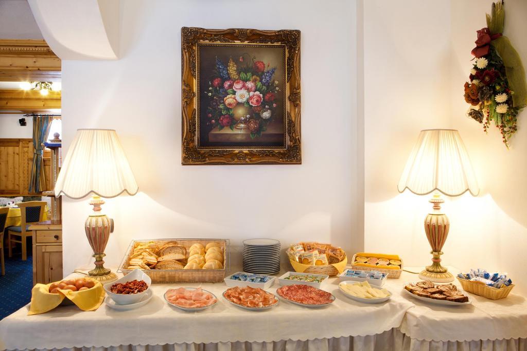 Hotel Garni Laura Arabba Εξωτερικό φωτογραφία